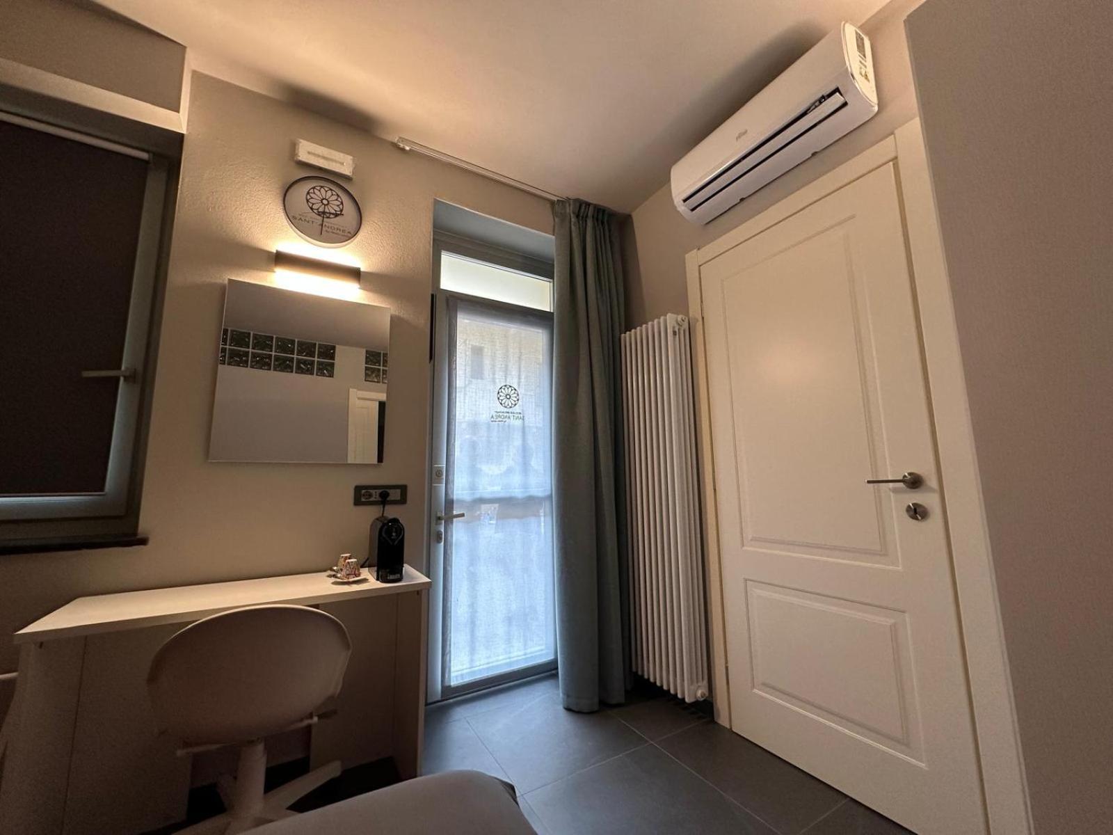 S. Andrea Apartment แวร์เชลลี ภายนอก รูปภาพ